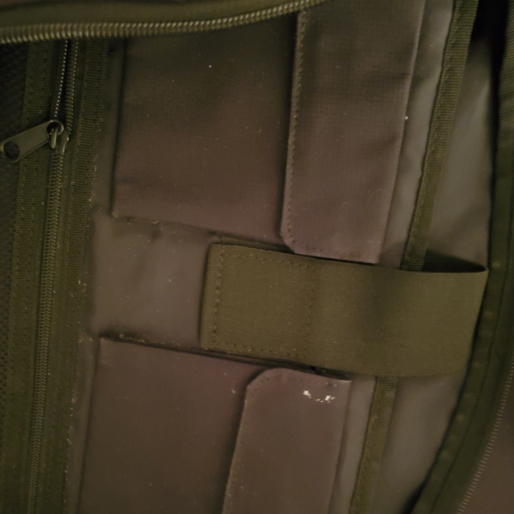EDGE Backpack - Picture 6 of 7